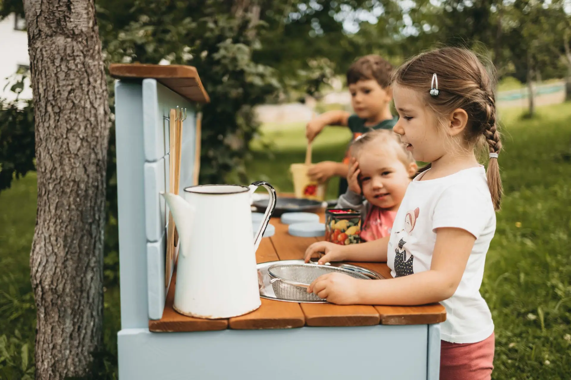 Handcrafted wooden mud kitchen for children | Mud Kitchen Expert